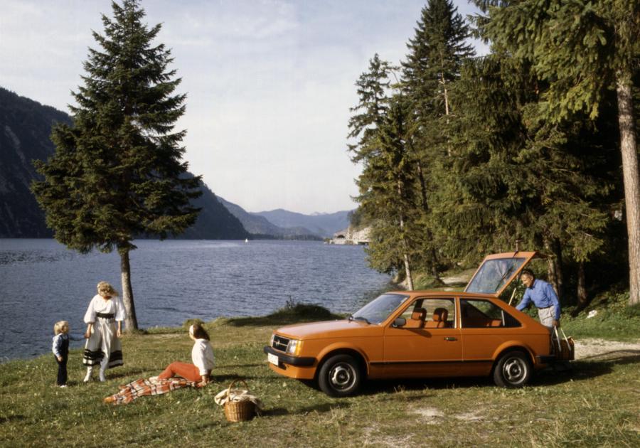  Opel Kadett 3-Door 1979 года  (фото 2 из 10)